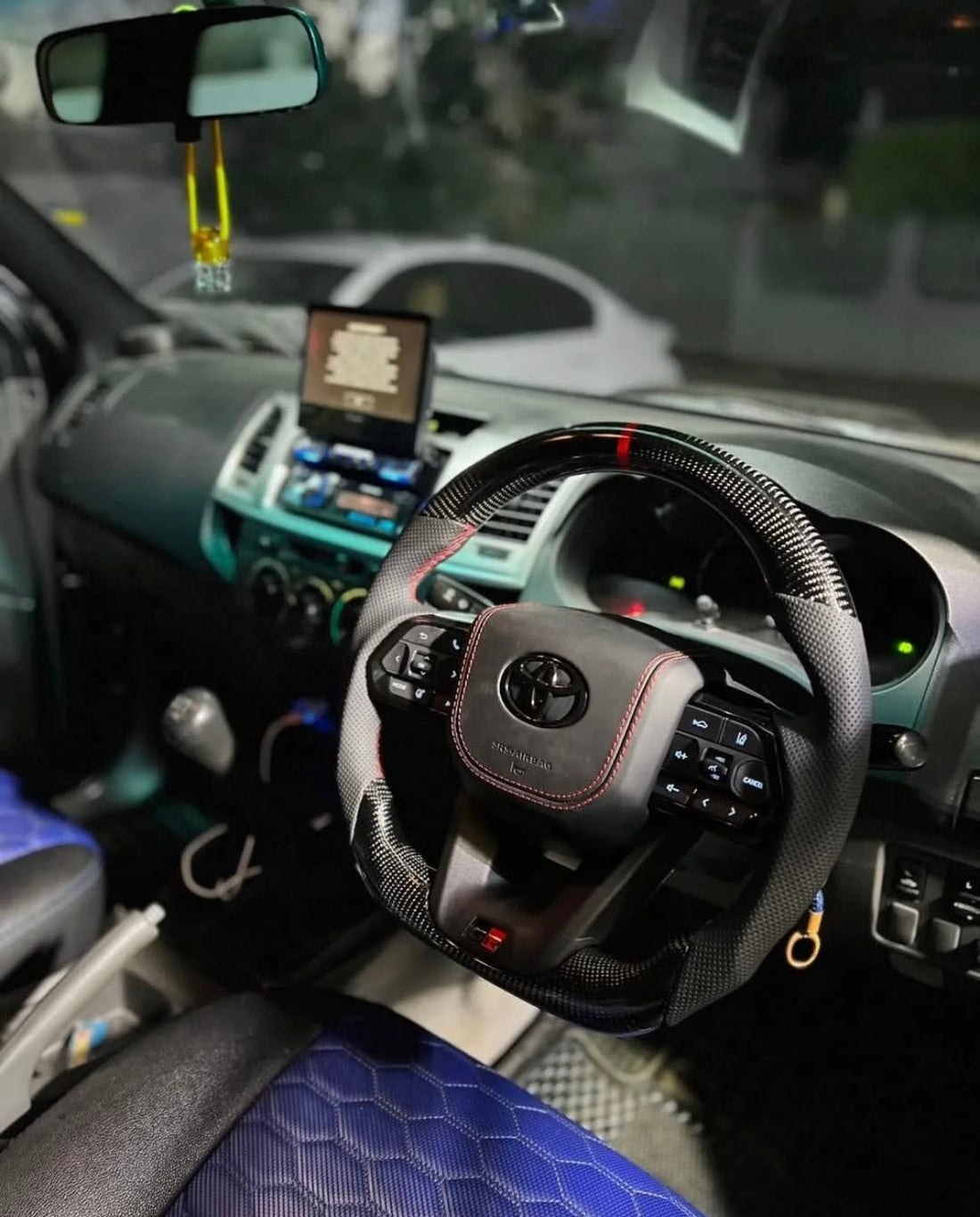 Forged vs Twill Weave Carbon Fibre: What’s Best for Your Custom Steering Wheel?